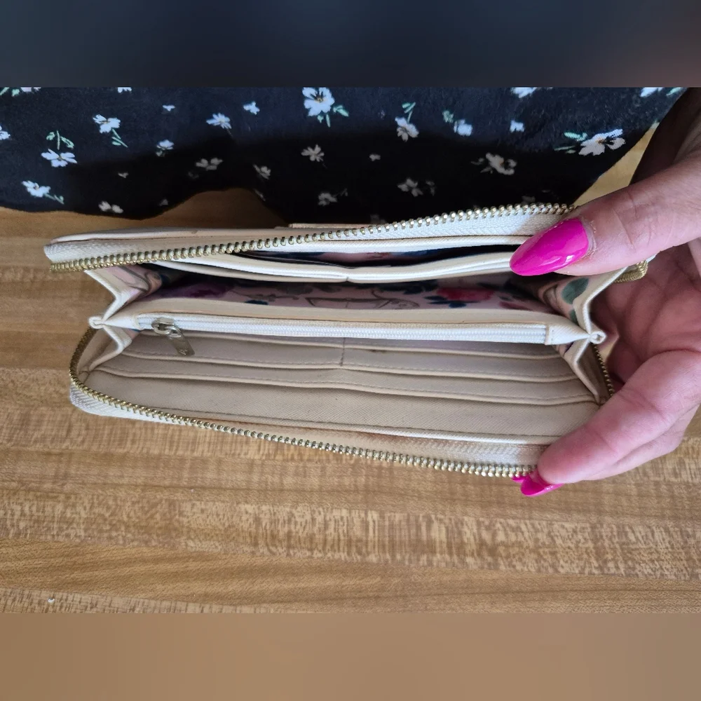 Wallet - Picture 5 of 5